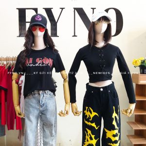 Quần jeans baggy ống suông sấm sét Áo croptop thắt dây Áo thun đen