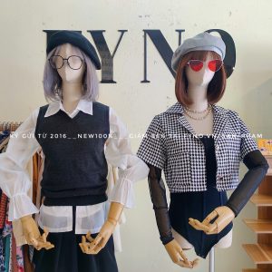 Áo sơ mi trắng gile len xám váy tennis jumpsuit lưới tay dài